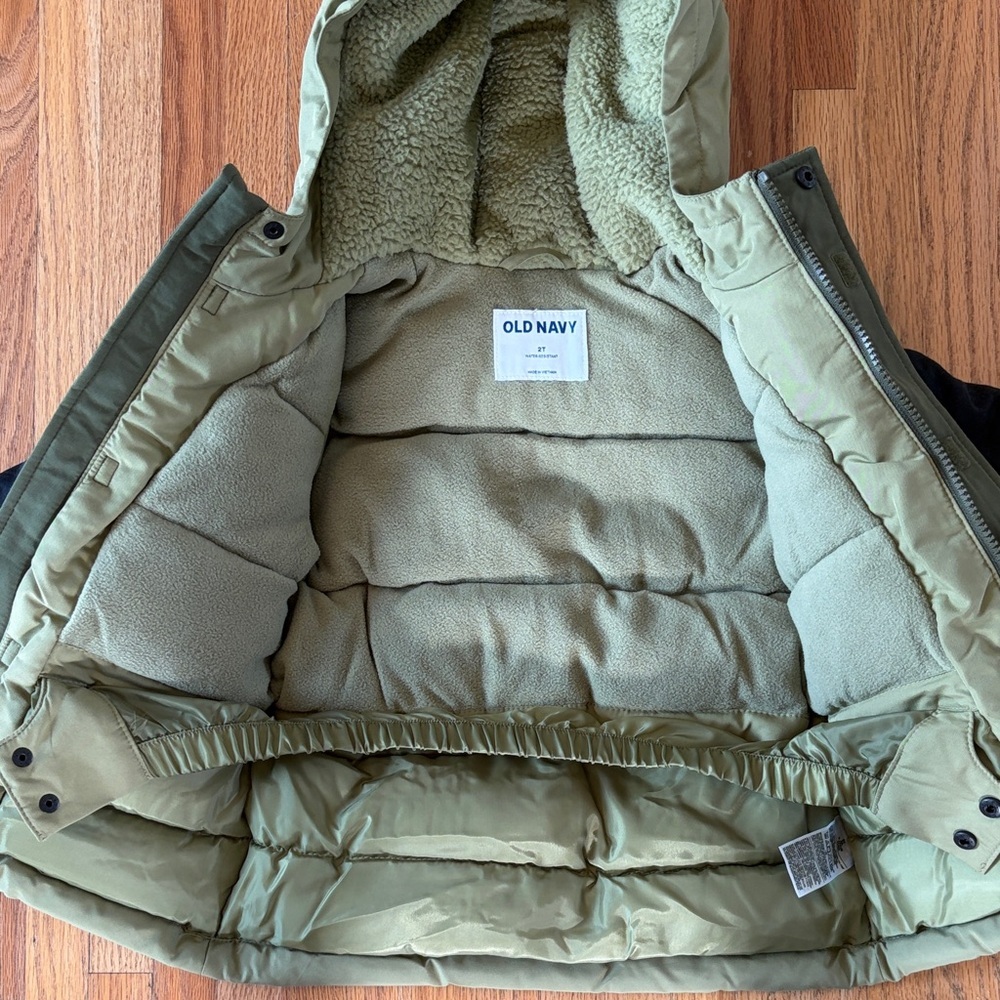 Old Navy Kids Hooded Puffer Jacket - Green and Black - Picture 2 of 5